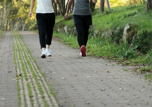 ジョギング女性二人