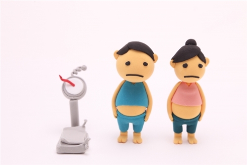メタボ人形と体重計